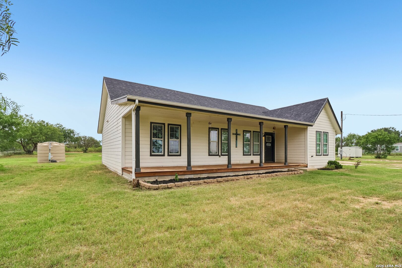 1213 County Road 1670 Moore TX 78057
