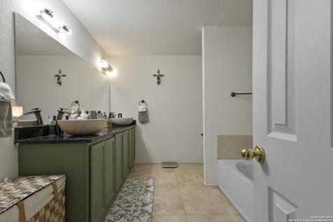 707 Ridingate Farm San Antonio TX 78228
