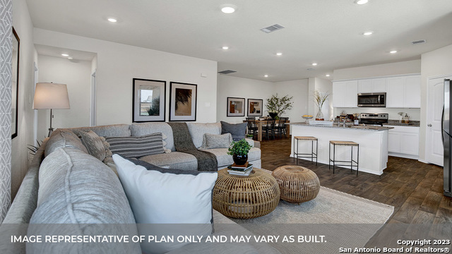 731 Prince Albert Seguin TX 78155