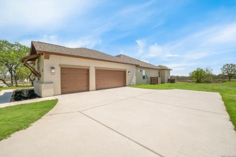 671 Legend Park Castroville TX 78009