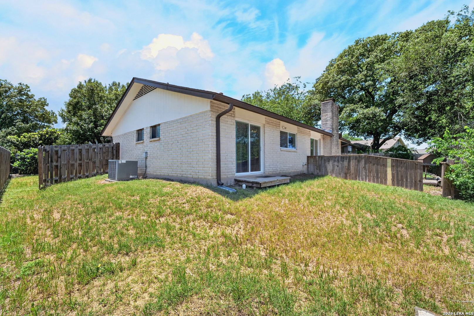 546 Tumblebrook Universal City TX 78148