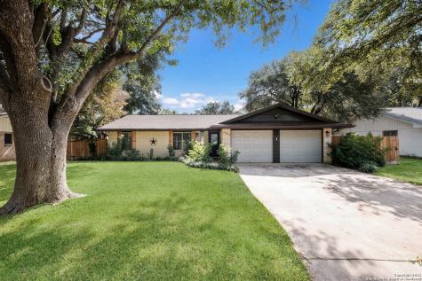 1503 27th Street S Hondo TX 78861