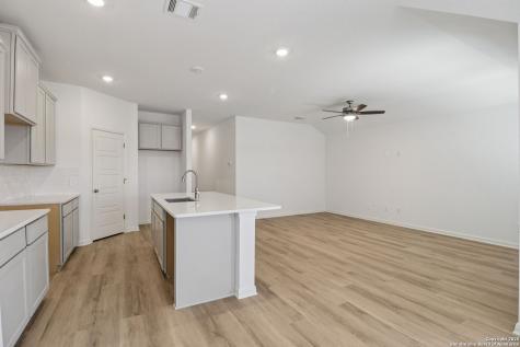 1321 Lydian Broom San Antonio TX 78245