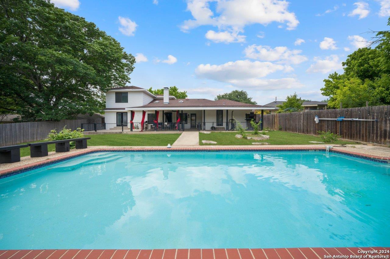 303 Erin Drive Kerrville TX 78028