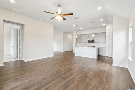 2137 Shepards Street Seguin TX 78155