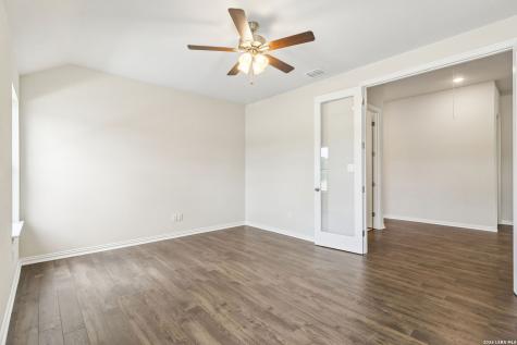 2137 Shepards Street Seguin TX 78155