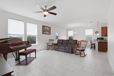 5942 Foster Bend San Antonio TX 78244