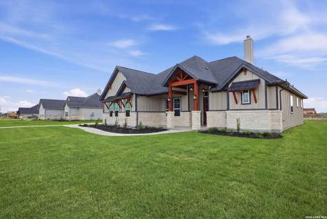 171 Pradera Ridge Drive Floresville TX 78114