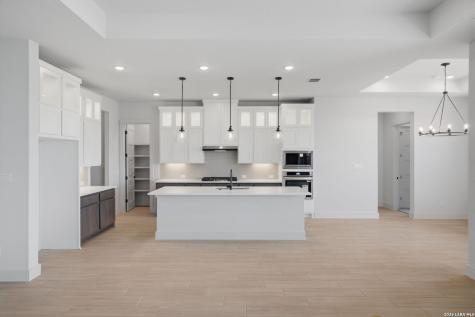 171 Pradera Ridge Drive Floresville TX 78114