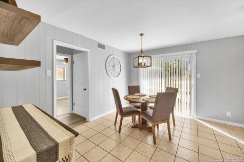 5202 Coral Mist Kirby TX 78219