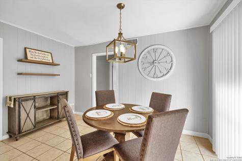 5202 Coral Mist Kirby TX 78219