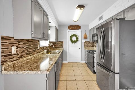 5202 Coral Mist Kirby TX 78219