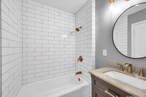 5202 Coral Mist Kirby TX 78219