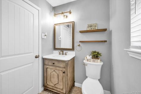 5202 Coral Mist Kirby TX 78219