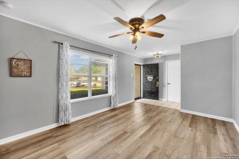 5202 Coral Mist Kirby TX 78219