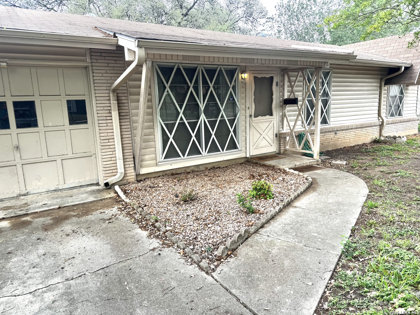 6327 Flint Rock San Antonio TX 78238