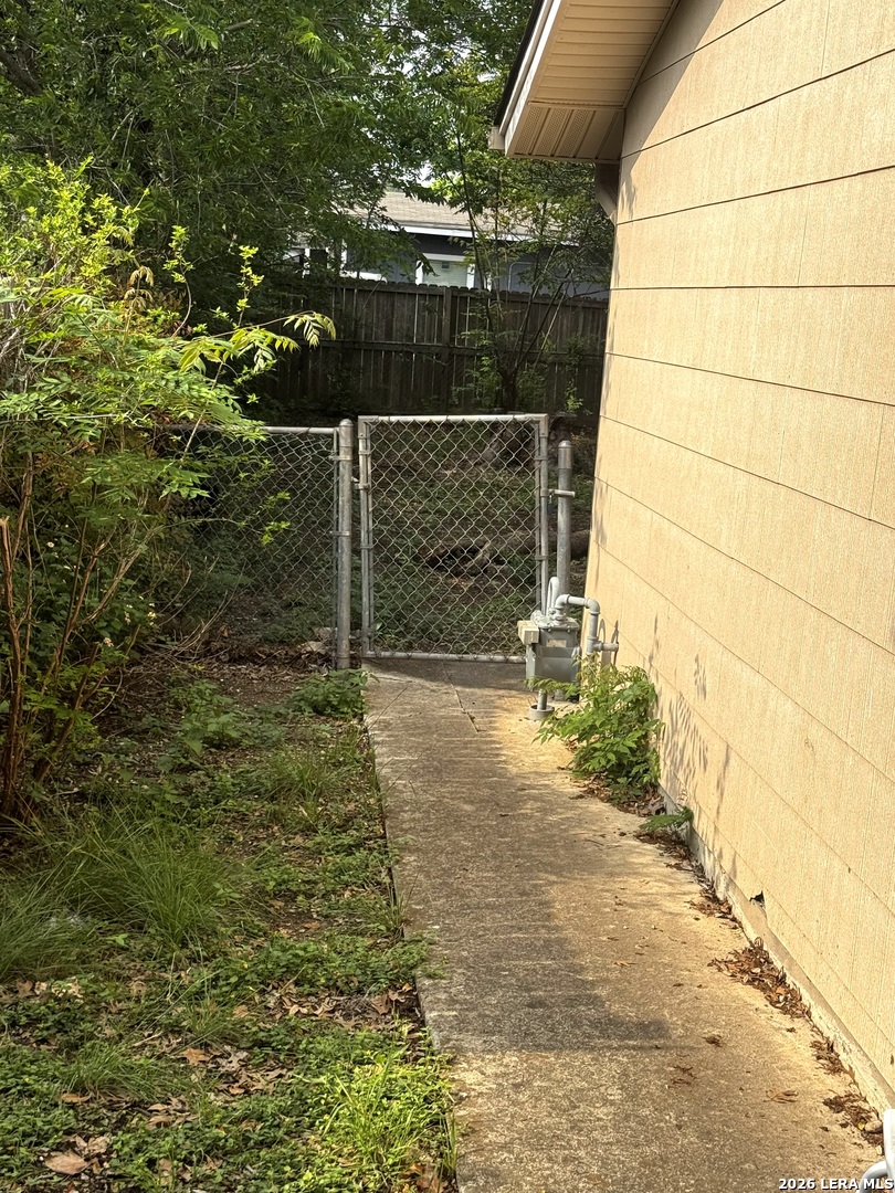 6327 Flint Rock San Antonio TX 78238
