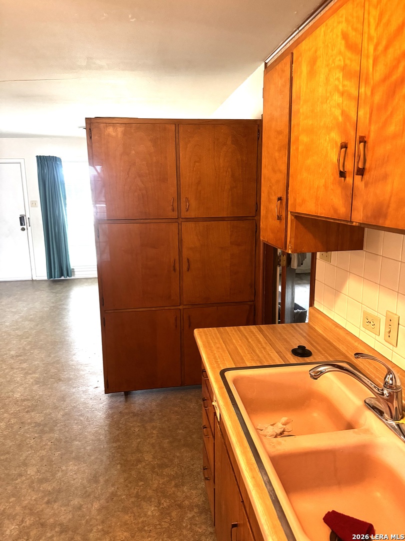 6327 Flint Rock San Antonio TX 78238