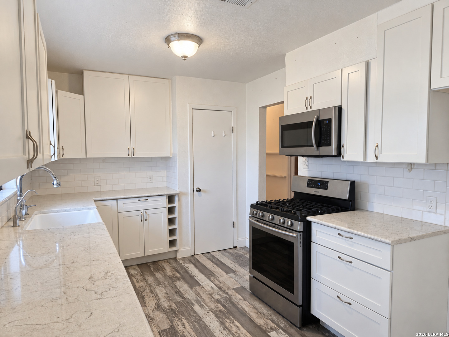 6948 Lark Haven San Antonio TX 78263