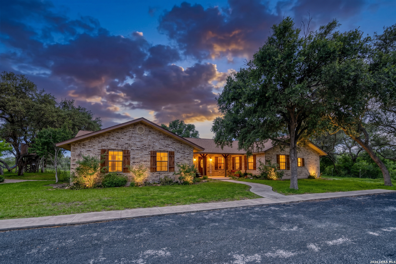 335 Sunset Ridge Uvalde TX 78801