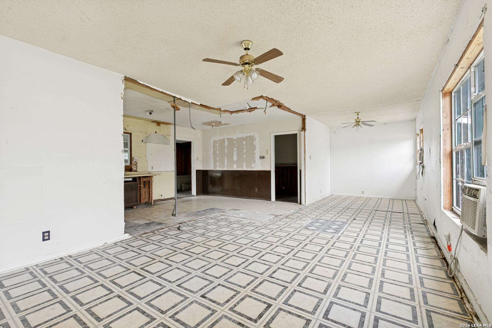 518 Hillwood San Antonio TX 78213
