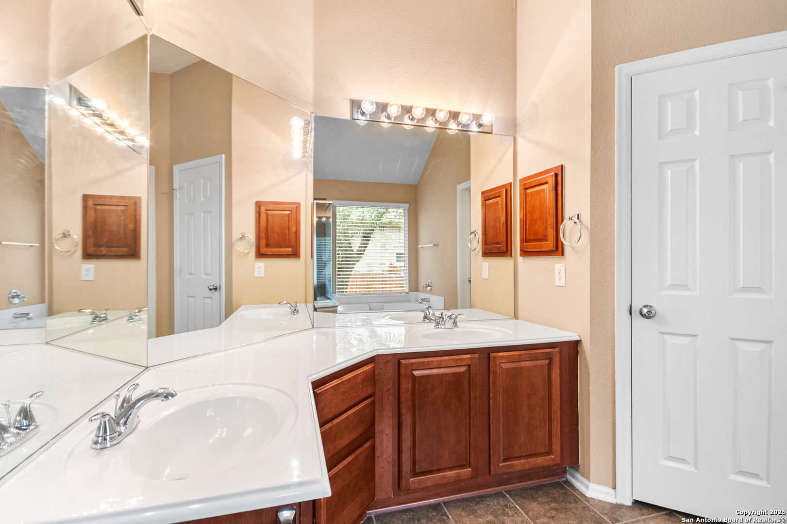 4722 Ranchers Ridge San Antonio TX 78251