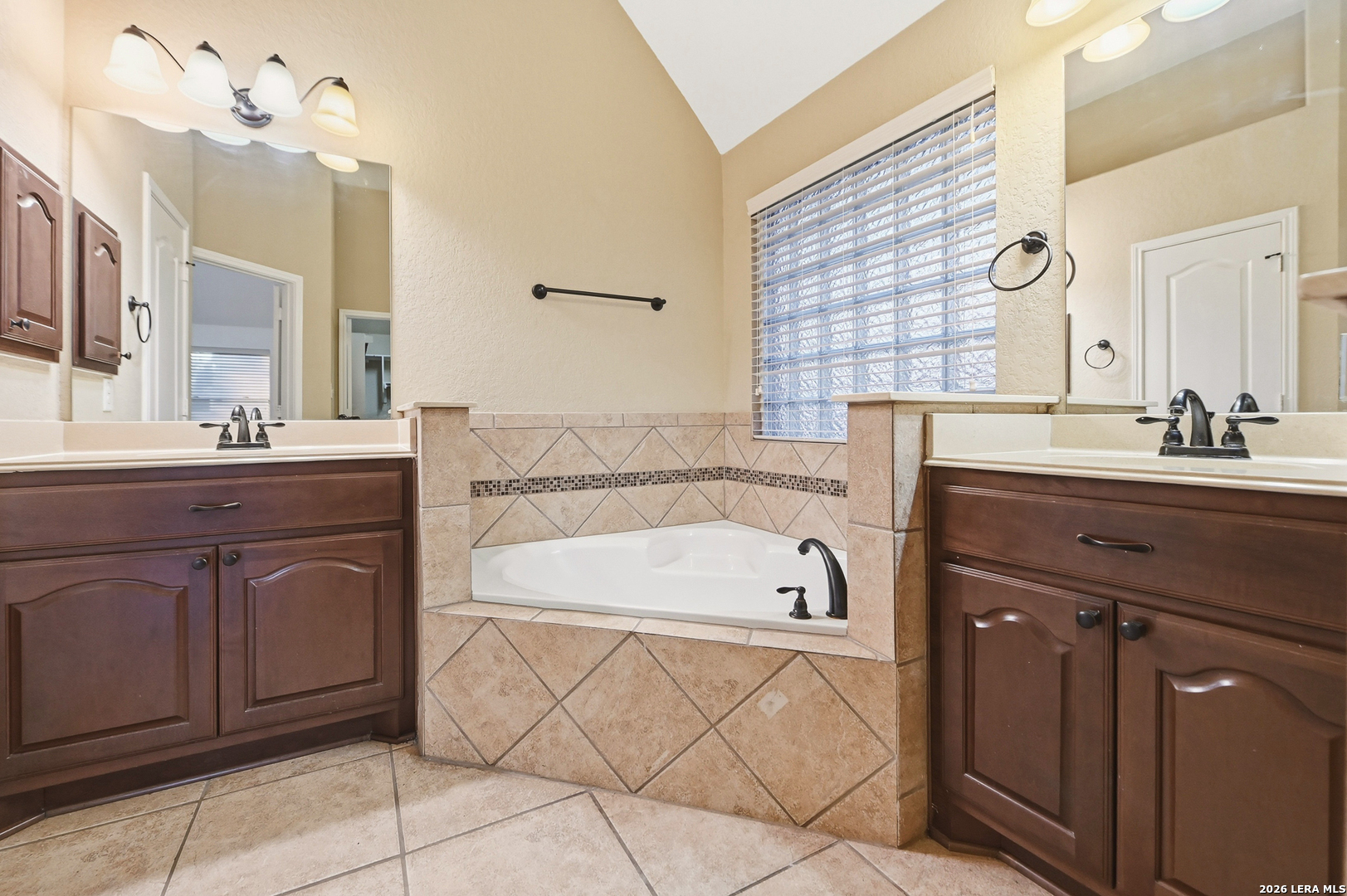 6718 Laura Heights Schertz TX 78154