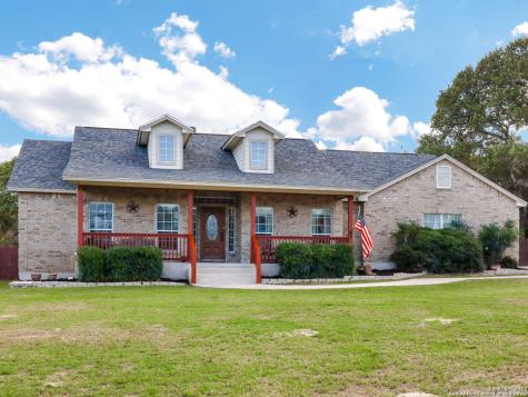 144 Rosewood Drive La Vernia TX 78121