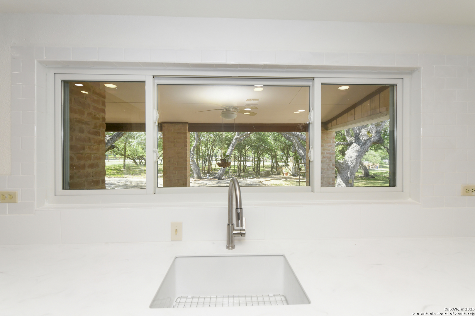 5803 Hollyhock San Antonio TX 78240