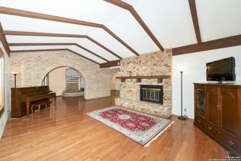 5803 Hollyhock San Antonio TX 78240
