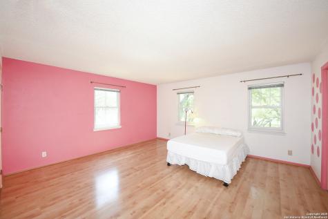 5803 Hollyhock San Antonio TX 78240