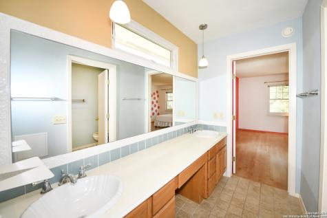 5803 Hollyhock San Antonio TX 78240