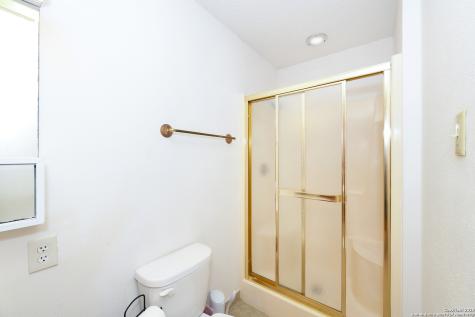 5803 Hollyhock San Antonio TX 78240