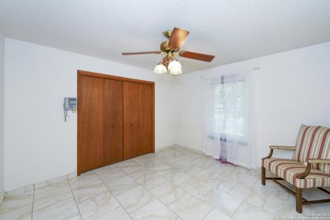 5803 Hollyhock San Antonio TX 78240