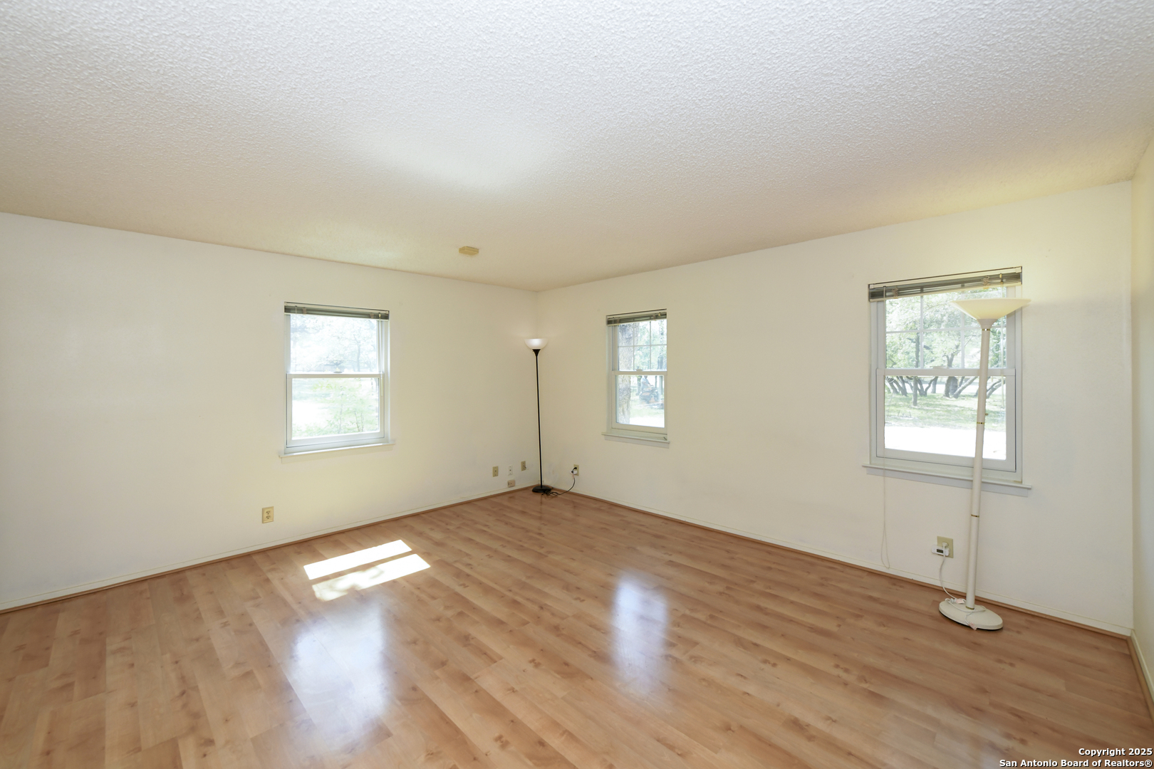 5803 Hollyhock San Antonio TX 78240