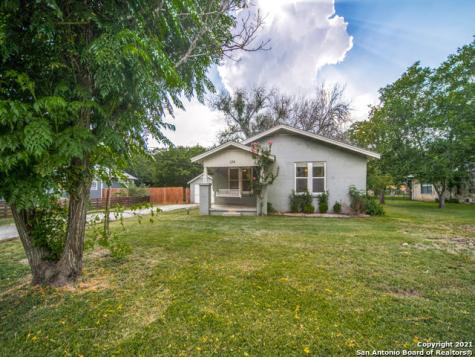 134 N Plant Avenue Boerne TX 78006