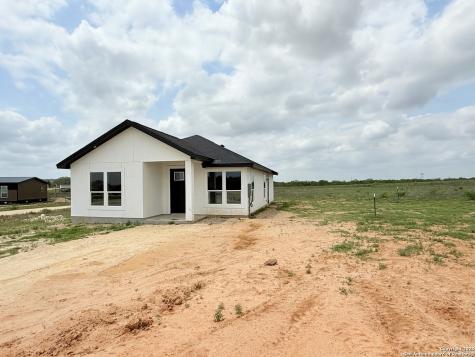 144 Camino Verde Court La Vernia TX 78121