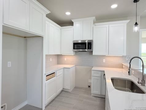 144 Camino Verde Court La Vernia TX 78121