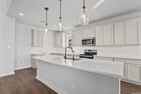 123 Heidi Hill Castroville TX 78009
