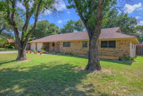 711 Elizabeth Seguin TX 78155