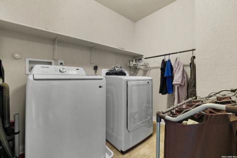 4618 Manitou Bay San Antonio TX 78259