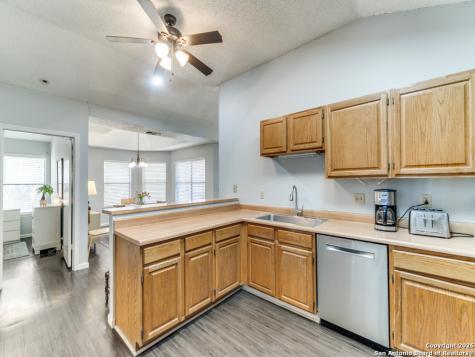 5935 Heather View San Antonio TX 78249
