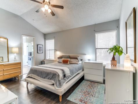5935 Heather View San Antonio TX 78249