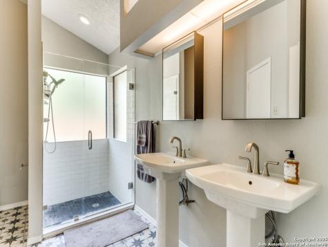 5935 Heather View San Antonio TX 78249