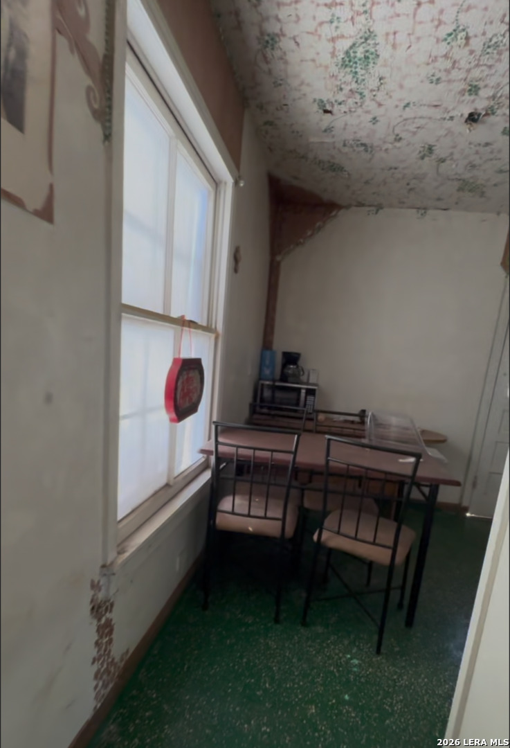 1359 W Kings Highway San Antonio TX 78201