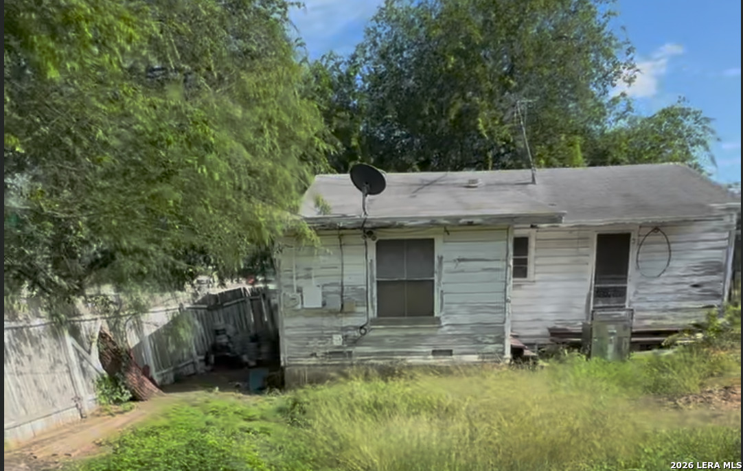 1359 W Kings Highway San Antonio TX 78201