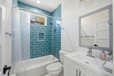2106 Schley Avenue San Antonio TX 78210