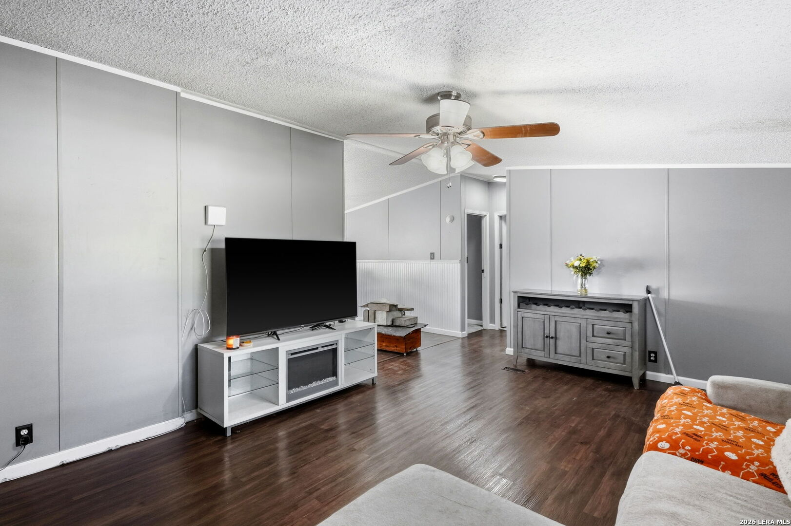 104 County Road 4637 Hondo TX 78861