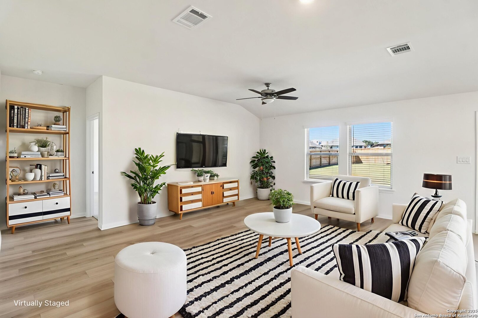 123 Shelton Pass Cibolo TX 78108