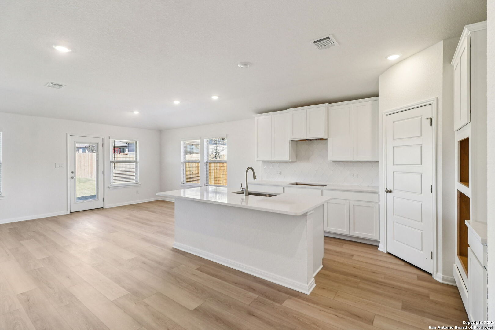 123 Shelton Pass Cibolo TX 78108